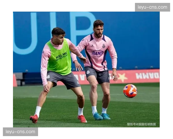 深度分析:基于追踪数据,西甲前锋场均冲刺距离同比上升,但触球次数下降 深度分析:基于追踪数据,西甲前锋场均冲刺距离同比上升,但触球次数下降