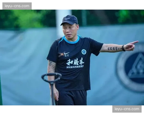 通讯：一场保级战赛后，两队教练的冲突言论通过社交媒体发酵，反哺传统转播收视