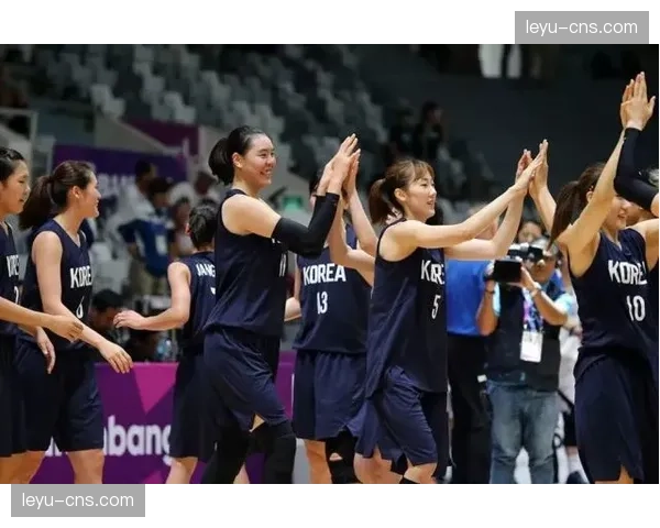 表演赛报道:WNBA明星联队与美国女篮奥运代表队进行热身赛,奥运队取胜 表演赛报道:WNBA明星联队与美国女篮奥运代表队进行热身赛,奥运队取胜